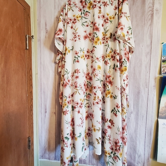 GEE GEE KOMONO FLORAL PRINT. LONG LARGE. - Picture 8 of 8